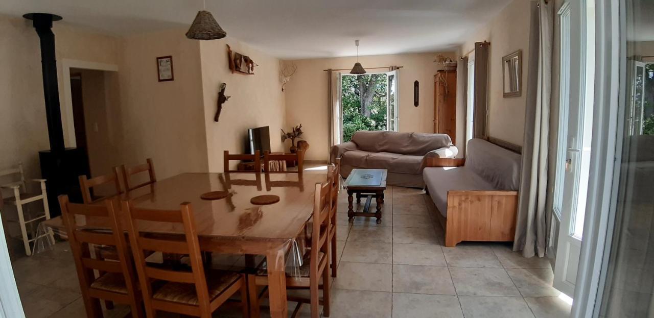 Les Lilas Des Chenes Holiday home Piolenc